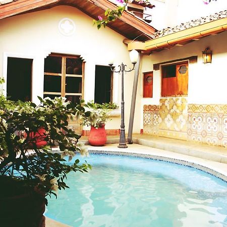 Hostal Sonati León Εξωτερικό φωτογραφία