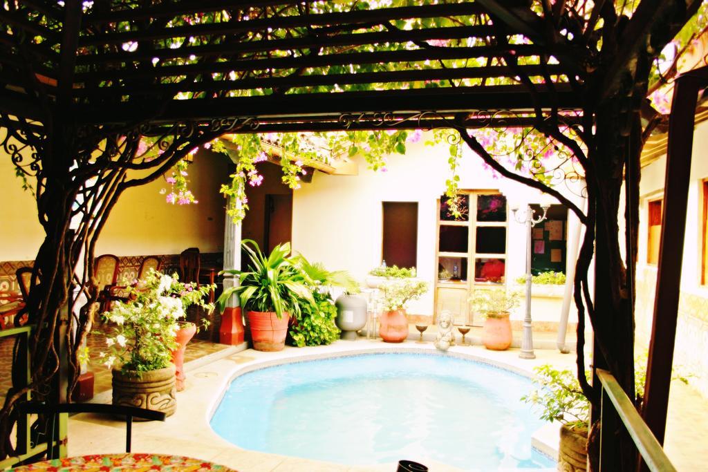 Hostal Sonati León Εξωτερικό φωτογραφία
