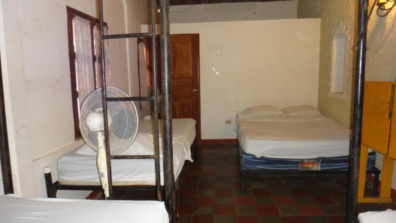 Hostal Sonati León Εξωτερικό φωτογραφία