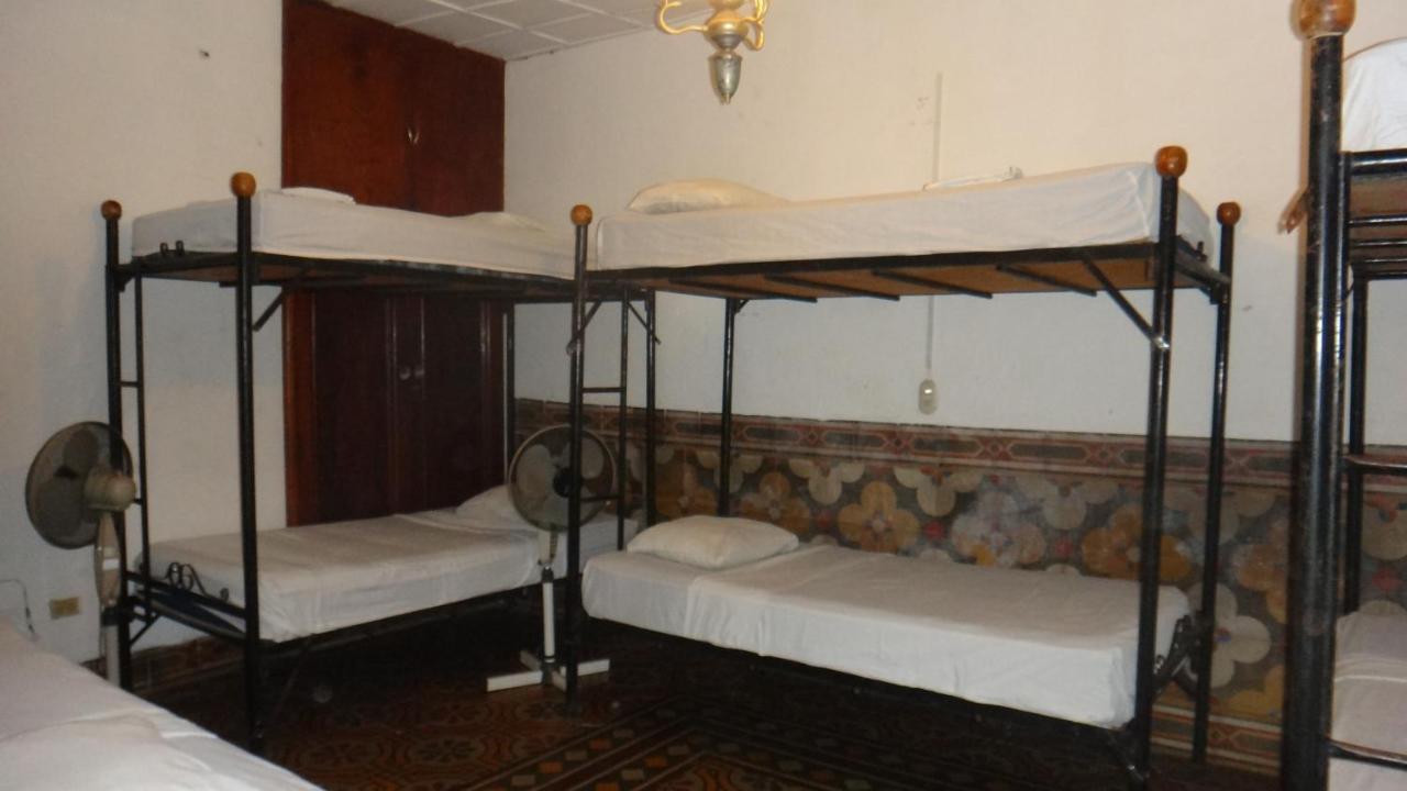 Hostal Sonati León Εξωτερικό φωτογραφία
